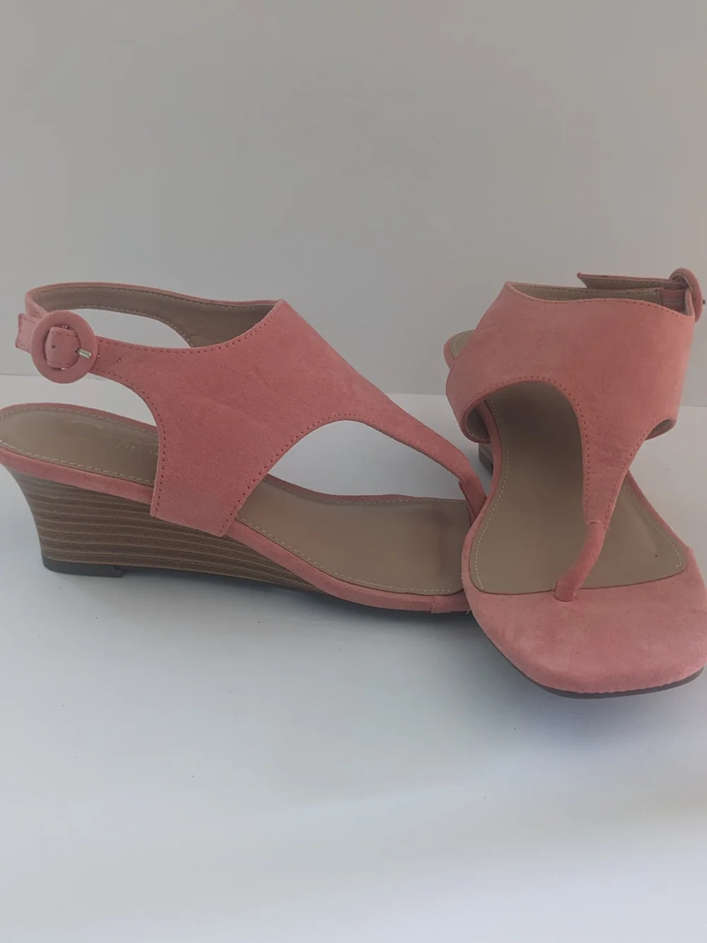 C Est 1946 NWOT Women's Coral Faux Suede Wedge Sandals 7.5